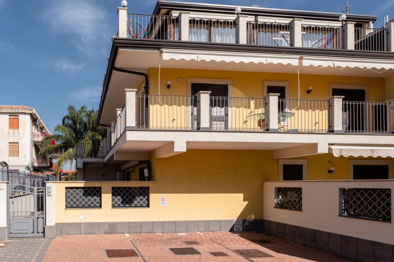 Casa Di Alessio A 200 Metri Dal Mare Acireale Exterior foto
